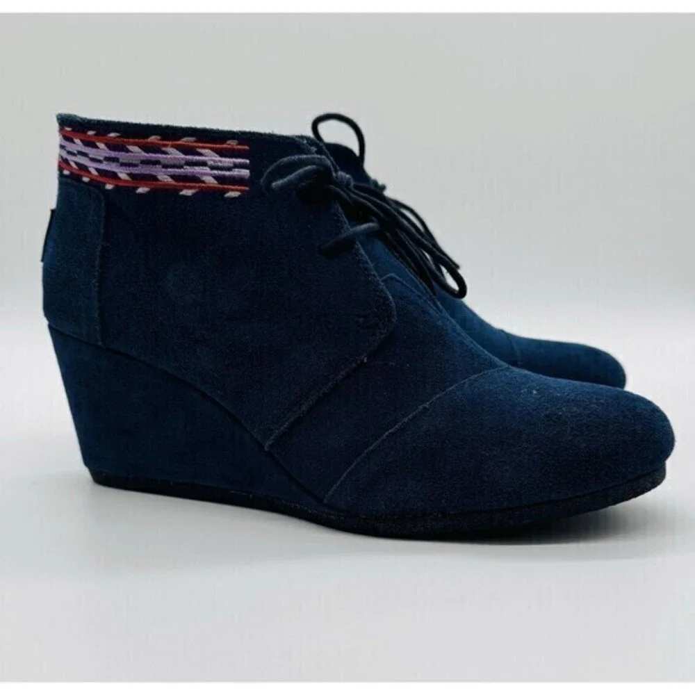 TOMS Womens Blue Suede Desert Wedge Ankle Booties Shoes Size 10 Embroidered